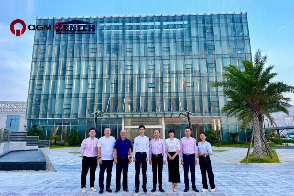 La China Sand & Gravel Association a rendu visite au QGM Block Machine Group pour des recherches et des conseils.